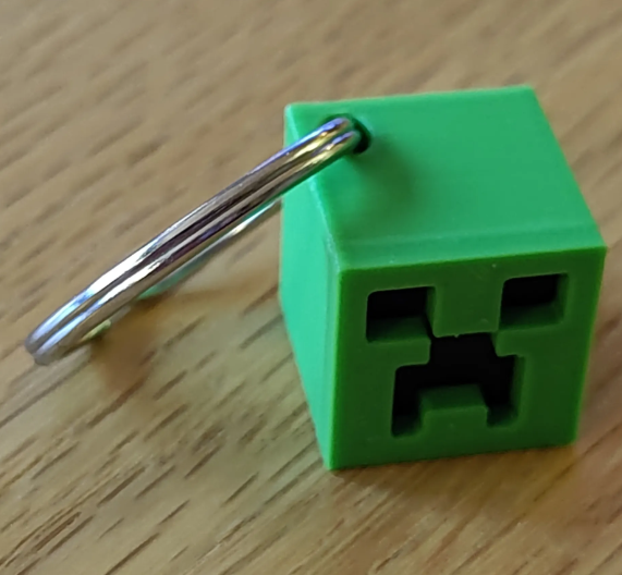 Minecraft Creeper Keychain – Pixel Power in Your Pocket!